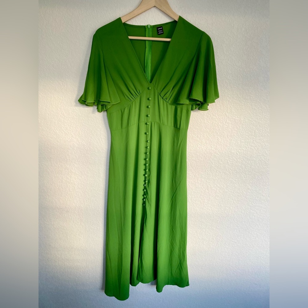 NWOT Vibrant Moss Green Cottagecore Midi Dress